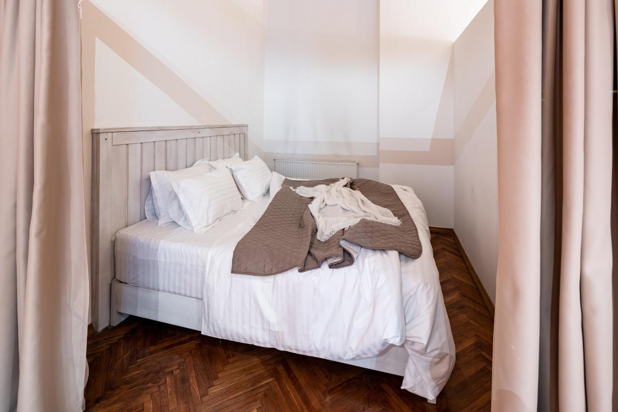 Apartamento Romari Площа Ринок 28 Leópolis Exterior foto